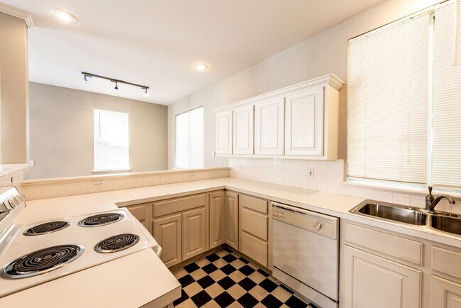 Building Photo - 209 Trent Ave