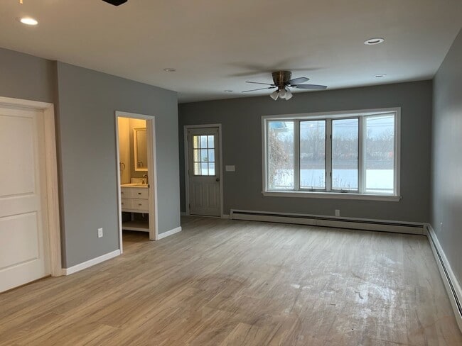 Building Photo - Awesome 3 bedroom 1.5 bath in Lower Macung...