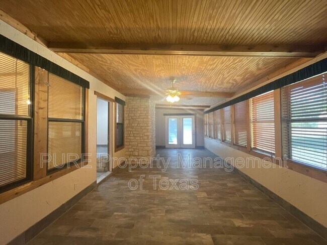 Building Photo - 2004 Walsh Dr