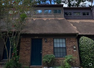 Building Photo - 2/2 Townhome in Continental Oaks Community...