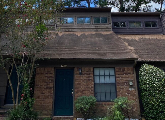 Primary Photo - 2/2 Townhome in Continental Oaks Community...