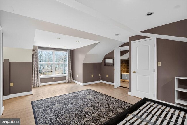 Building Photo - 6605 Ellenwood Dr