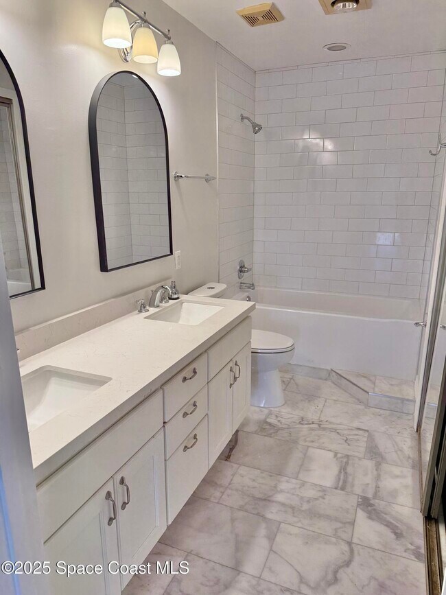 Building Photo - 1506 Parkside Pl