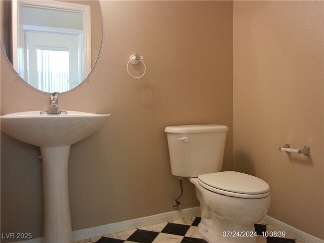 Building Photo - 5834 Farmhouse Ct