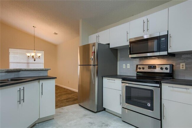 Building Photo - 12320 Thompkins Dr
