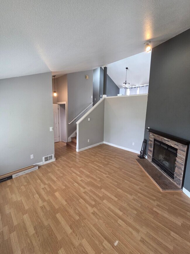 Building Photo - 4058 SE Empress Ct