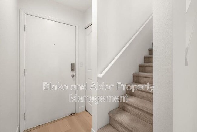 Building Photo - 4000 Carman Dr