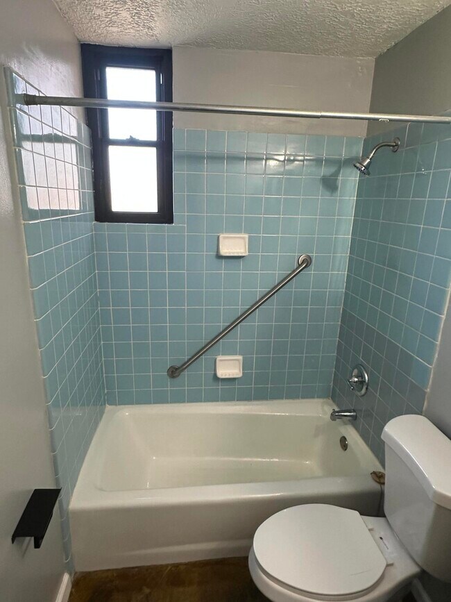 Building Photo - 703 Wilkinson Blvd