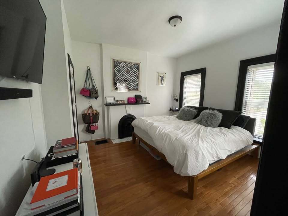 Building Photo - 68 E Hubbard Ave