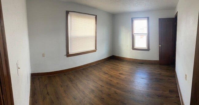 Building Photo - 3bed/1bath house on Homedale Rd.