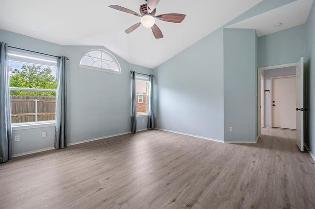 Building Photo - 903 Settlement Cove