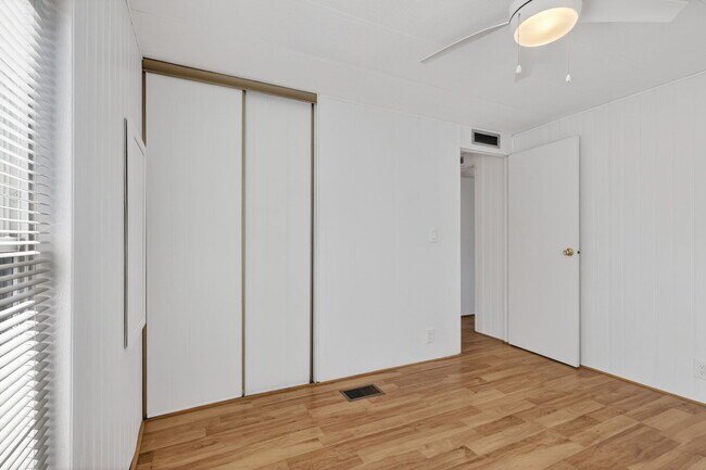 Building Photo - 65 Relaxed Cir