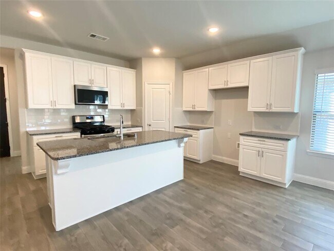 Building Photo - 3821 Bennett Trail