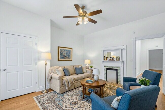 Building Photo - 449 E Brandeis Ave