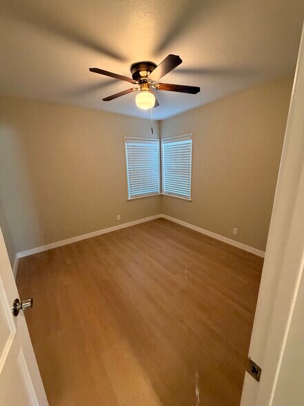 Building Photo - 13247 Columbia Way