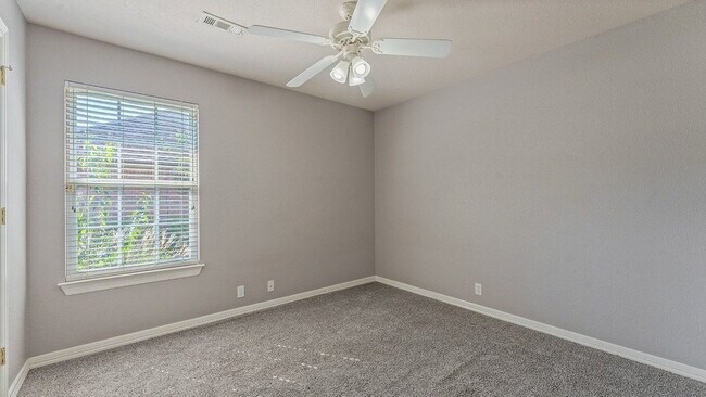 Building Photo - Quiet Family-Friendly Home