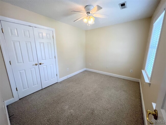 Building Photo - 108 Laurens Ln