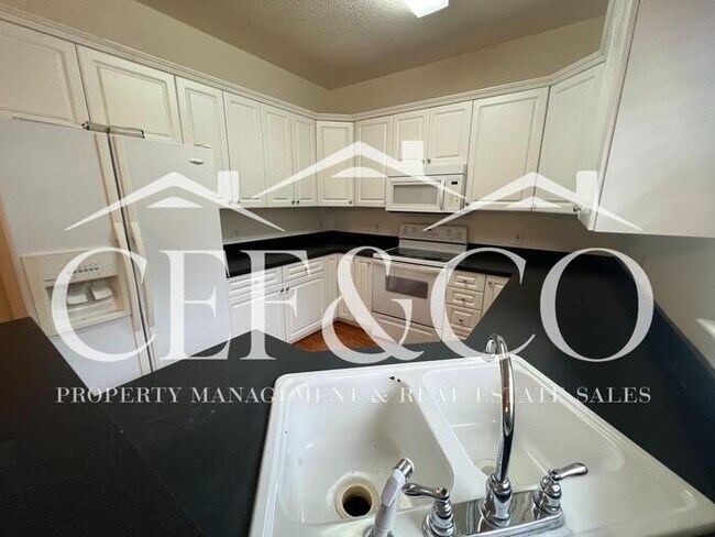 Building Photo - Spacious 3-Bedroom, 2-Bathroom Home in Rock Springs Community