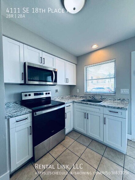 Building Photo - 4111 SE 18th Pl