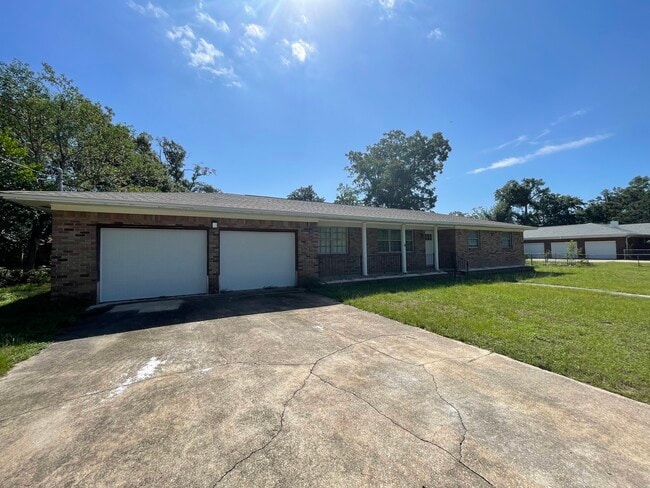 Front of house - 1720 Fireman Dr