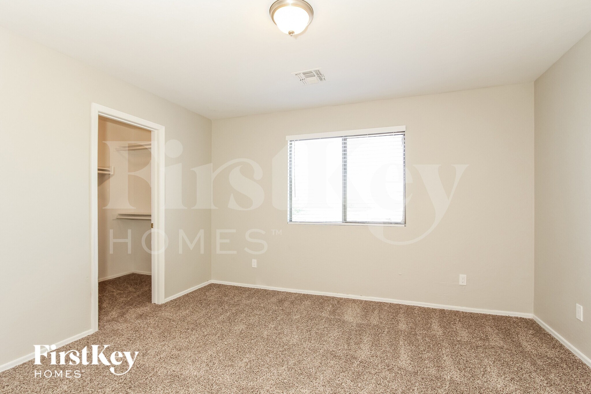 Building Photo - 6724 S 49th Dr