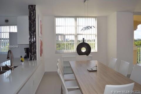 Building Photo - 19901 E Country Club Dr