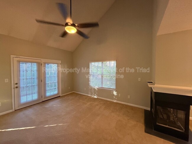 Building Photo - 5065 Bartholomew's Ln