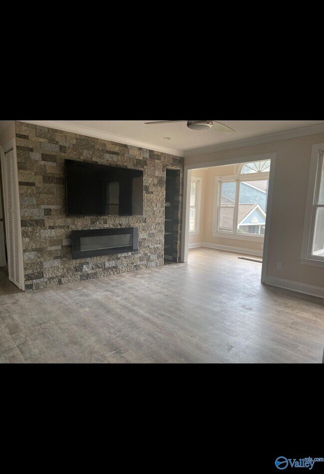 Building Photo - 1409 Liberty Dr