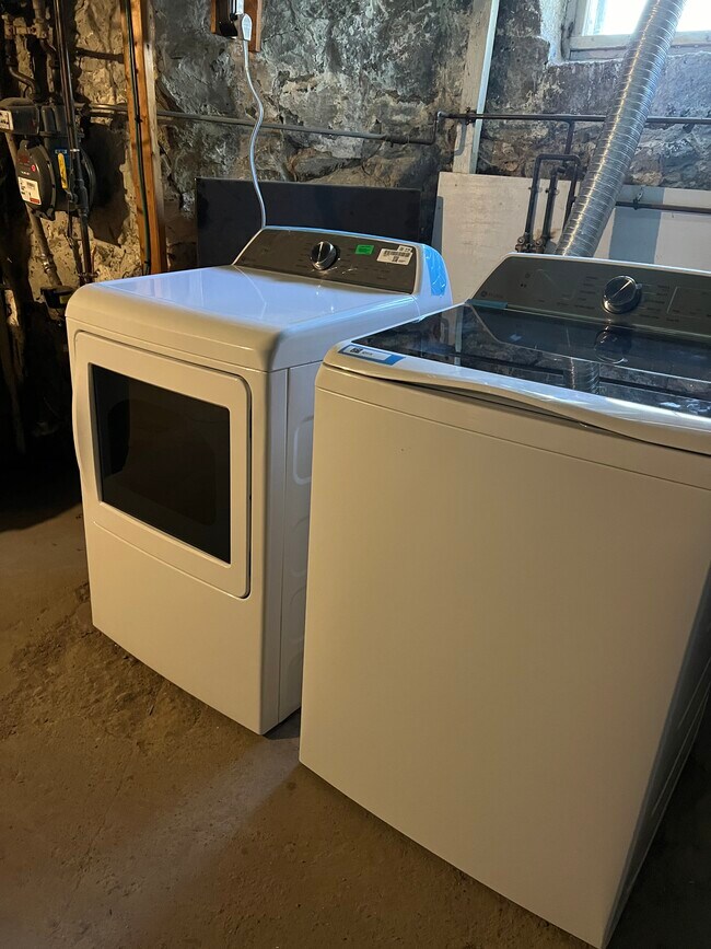 Exclusive use washer & dryer - 60 Ocean Ave