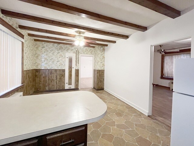 Building Photo - 33 Sand St