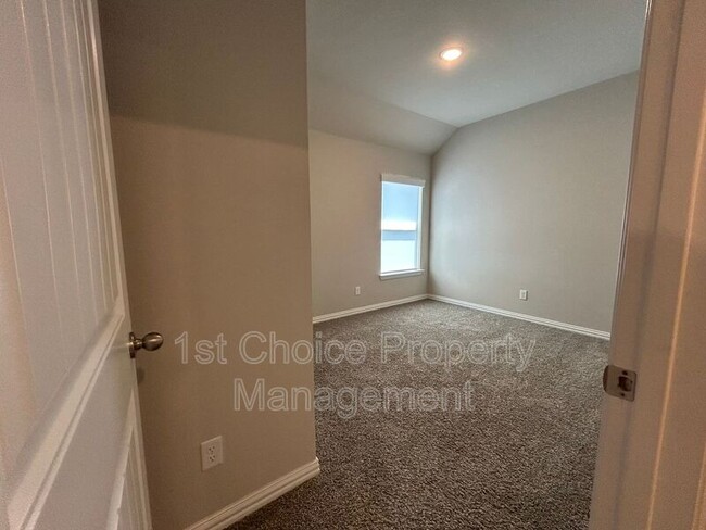 Building Photo - 7205 Tesoro Trl