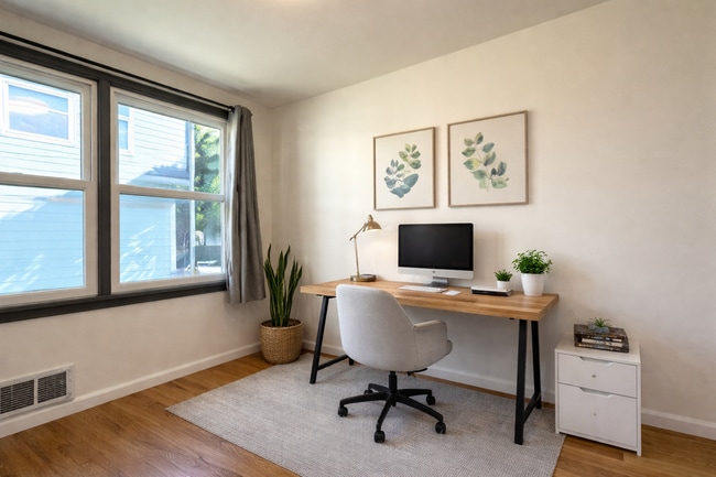 Building Photo - 16748 Linden Ave N