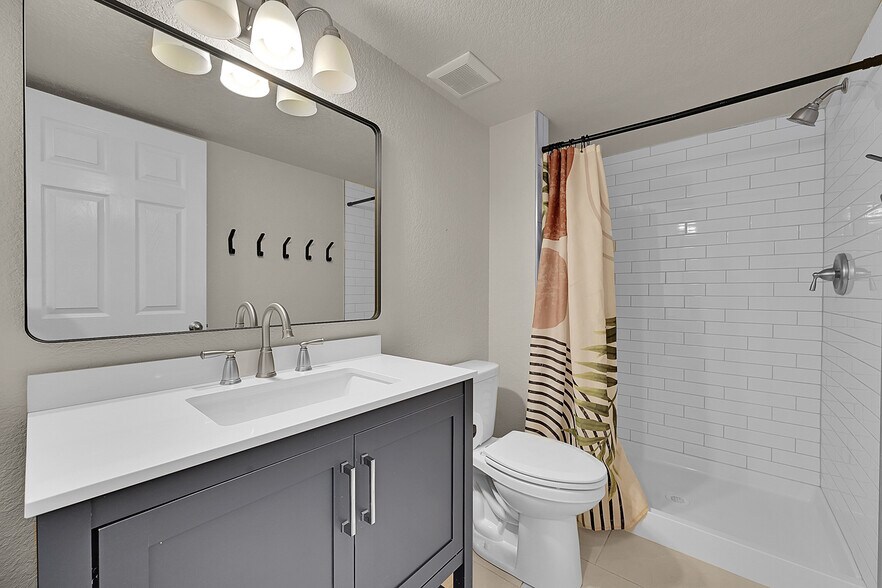 Building Photo - 16556 Hallmark Trl