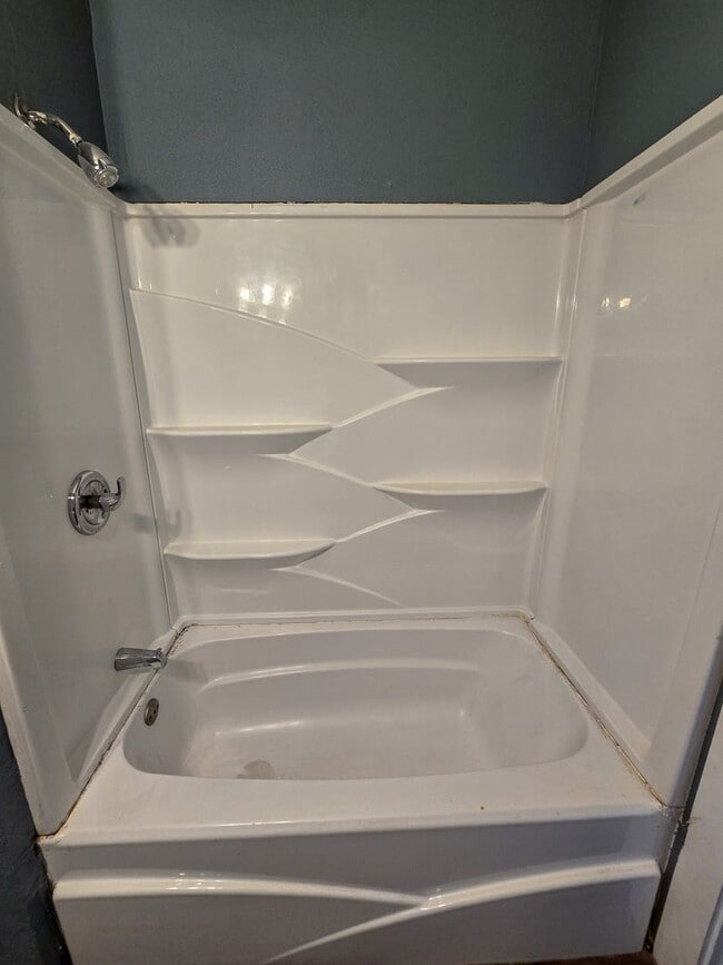 Building Photo - 3 Bed home in Shawnee!