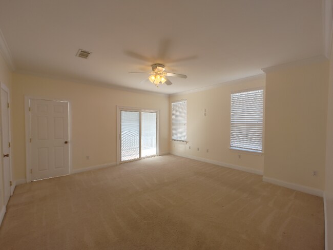 Building Photo - 118 Lakeview Dr