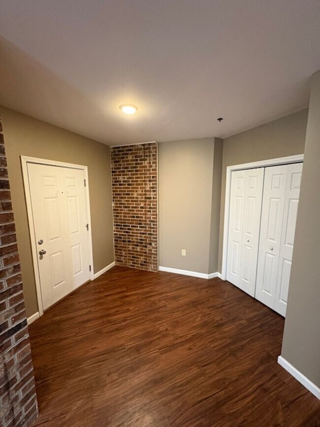 Building Photo - Jefferson Commons Apartments