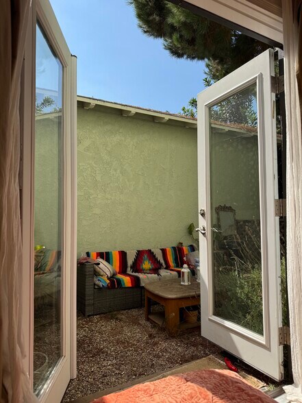 french door for bedroom - 835 Pacific St