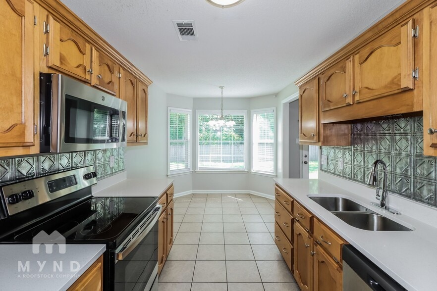 Building Photo - 240 Winding Creek Dr