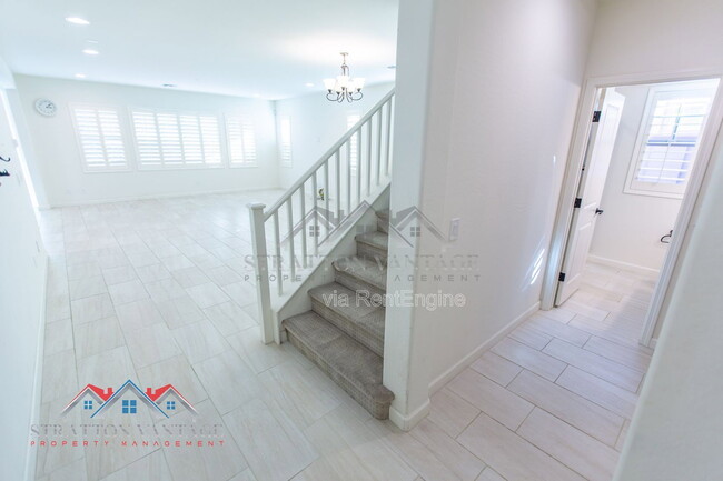 Building Photo - 959 W Zion Pl