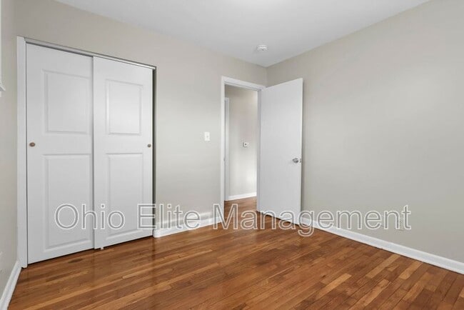 Building Photo - 1028 S Harris Ave