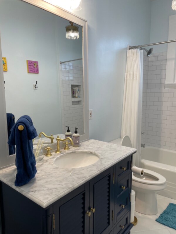 Building Photo - 2004 Royal St