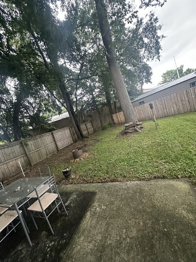 Building Photo - 9611 Blue Jay Ct
