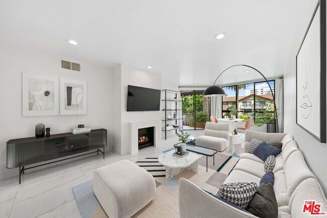 Primary Photo - 1745 Camino Palmero St