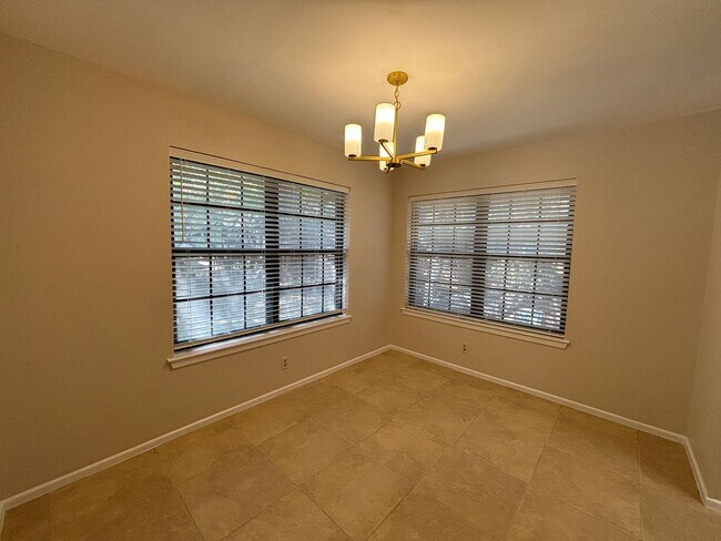 Building Photo - 10955 Wurzbach Rd