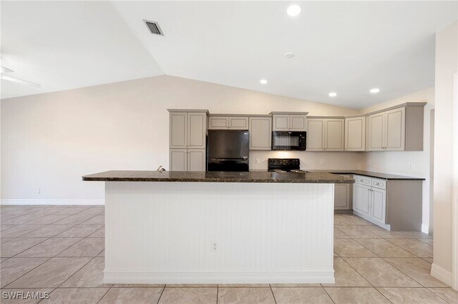 Building Photo - 4208 SW 7th Pl