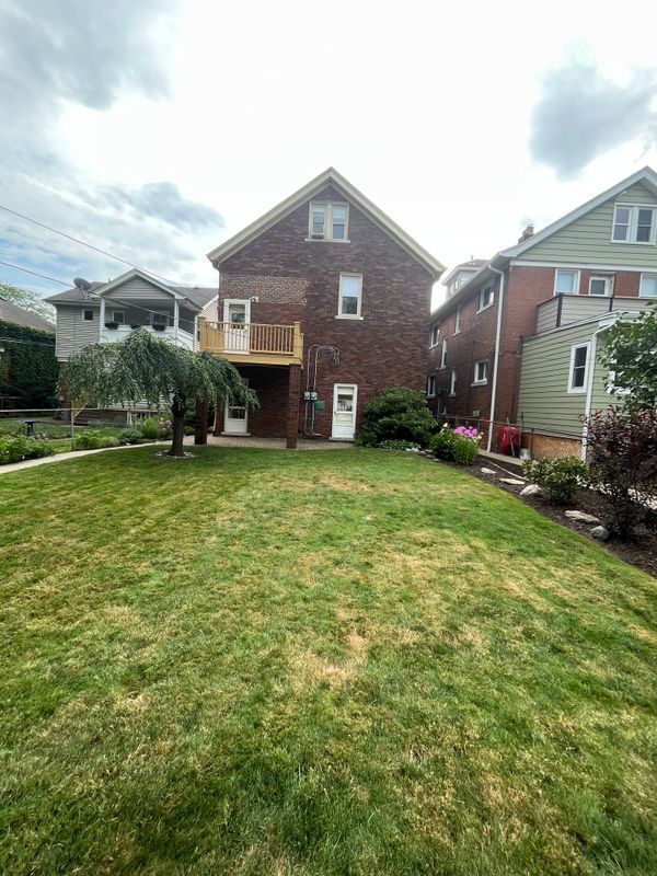 Building Photo - 1258 Lakepointe St