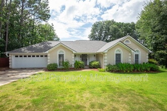 Building Photo - 11 Leah Ct