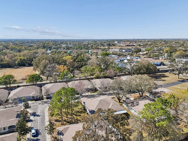 Building Photo - 2011 Villa Sites Dr