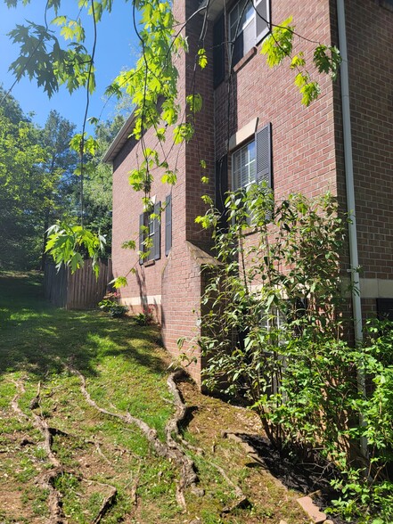 Building Photo - 13550 Deerwater Dr