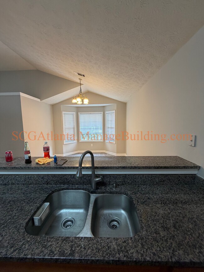 Building Photo - 135 Crystal Brook